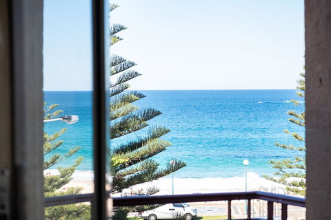 Mad Monkey Coogee Beach Hostel - Events Australia 2