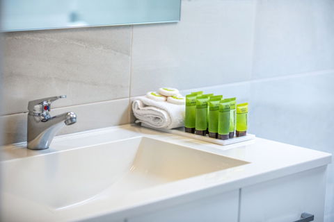 Nightcap At Coolaroo Hotel - Events Australia 6