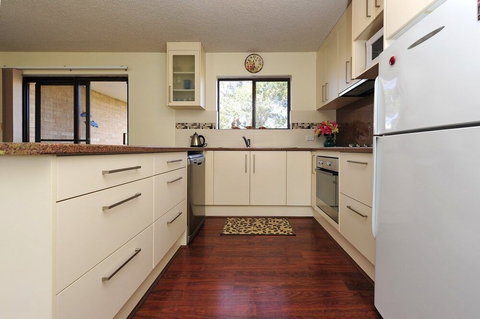 Shoreline Unit 2 / 1 Intrepid Close - Events Australia 1