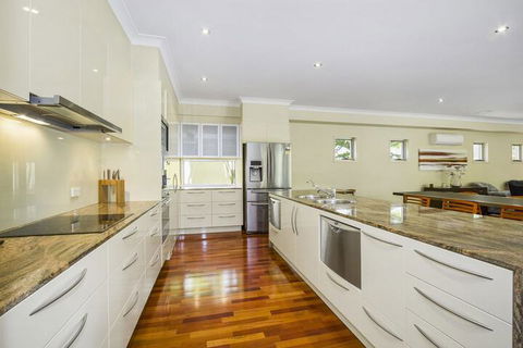 ANGOURIE HOUSE SALT VILLAGE - Events Australia 2
