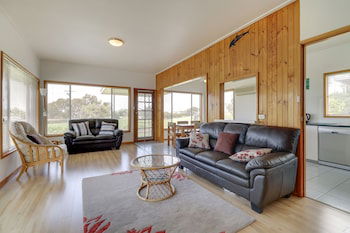 Stradbroke - Accommodation Europe 3