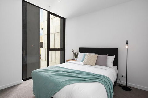 Harvard Apartments By Ready Set Host - Accommodation Europe 4
