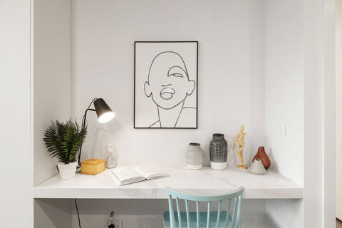 Harvard Apartments By Ready Set Host - Accommodation Europe 2