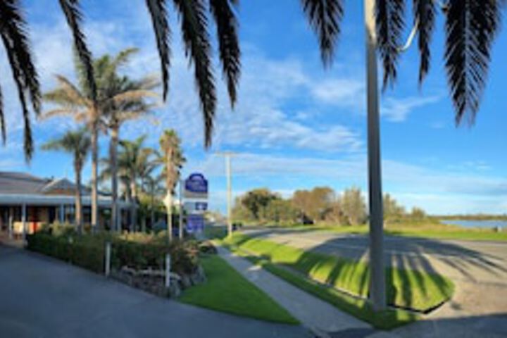 Nyerimilang VIC Accommodation Europe