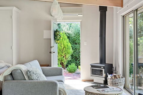Adelaide Hills Retreats - Events Australia 5