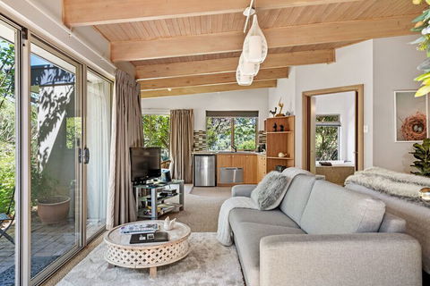 Adelaide Hills Retreats - Events Australia 7