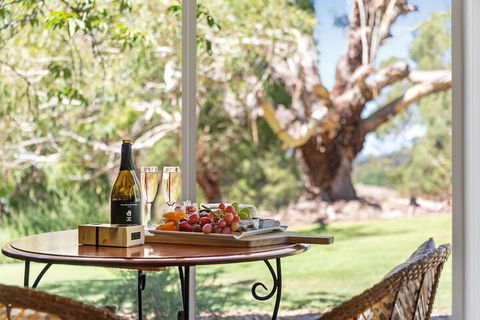 Adelaide Hills Retreats - Events Australia 4