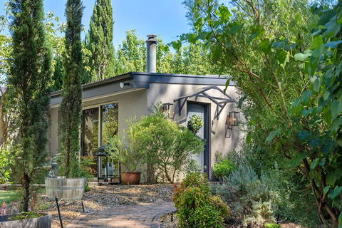 Adelaide Hills Retreats - Events Australia 1