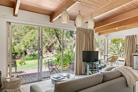 Adelaide Hills Retreats - Events Australia 6