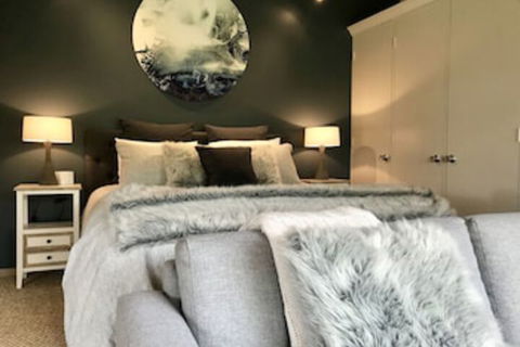 Adelaide Hills Retreats - Events Australia 0