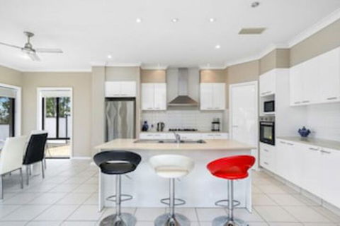 Central Gold Coast Large, Modern, Elevated Home - Tourism Bookings 0