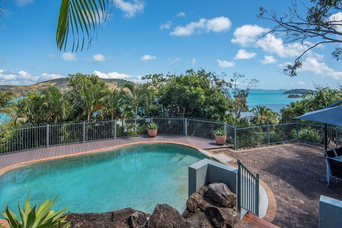 Heliconia 10 Newly Renovated House - Events Australia 4