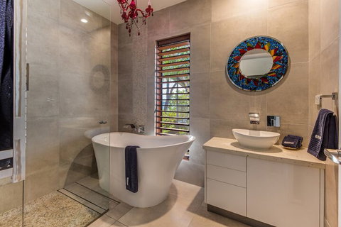 Heliconia 10 Newly Renovated House - Events Australia 6