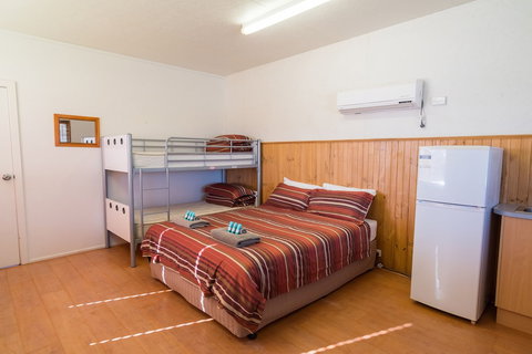 Edithburgh Caravan Park - Events Australia 4