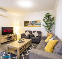 Deluxe Stays McMillan Holiday Apartments with Complimentary Parking  Netflix - Tourism Bookings