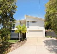 224 Centenary Heights Road Coolum Beach 500 Dollar Bond Linen Included - Events Australia