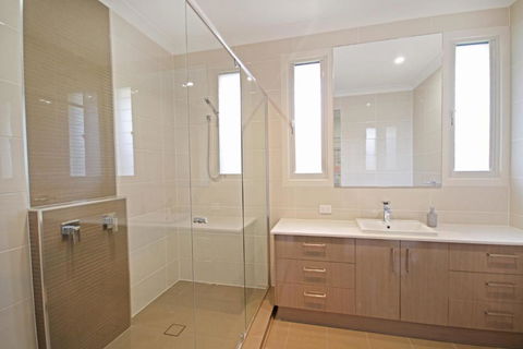 59 Banksia Avenue Coolum Beach Pet Friendly Linen Included 500 BOND - Events Australia 4