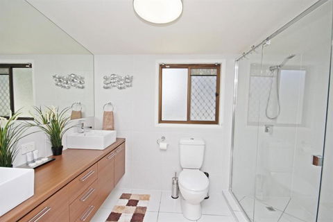 22 Sorrento Avenue Coolum Beach Linen Supplied PET FRIENDLY 500 BOND - Events Australia 4