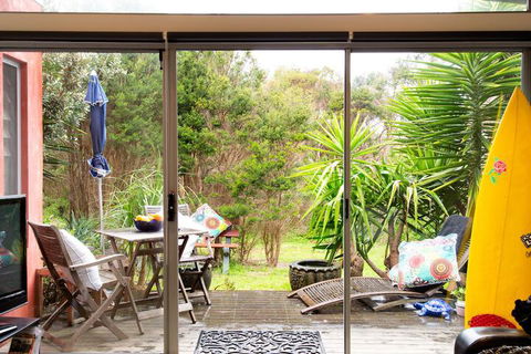 Smith Beach Getaways Beachwood Garden Studio - Accommodation Europe 3