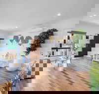 AUJOY 3 Bed Townhouse Burwood 1 - Events Australia
