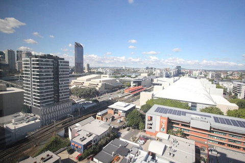 Luxury 2 Bed APT In South Brisbane + Free Parking Qsb058 - Events Australia 3