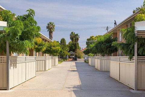 Living In Luxury Central & Sophisticated - Events Australia 6