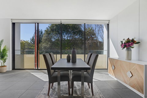 HomeHotel Brand New Ultra Luxe Apartment - Events Australia 0