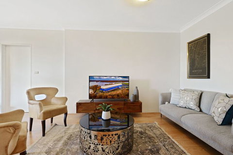 HomeHotel Luxury Close To Train Station - Events Australia 4