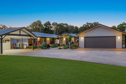 A PERFECT STAY - Lennox Unique Coastal Retreat - Events Australia 0