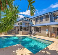 Gold Coast Stunning Waterfront Retreat by Hostrelax - Events Australia