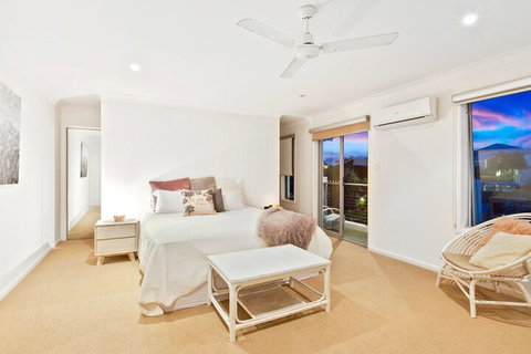 Beachside Holiday Escape - Events Australia 6