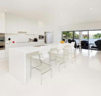 Serenity Beauty on the water - Events Australia