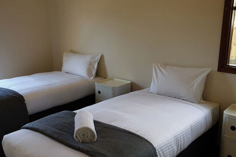Old World Charm On Shannon - Accommodation Europe 4