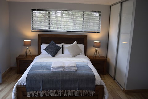 Eagle Bay House - Events Australia 4