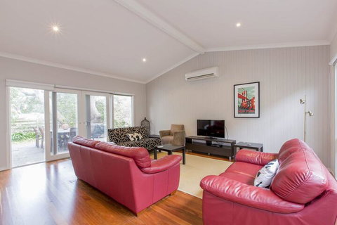 Breezes PET Friendly - Events Australia 4