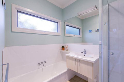 Breezes PET Friendly - Events Australia 2