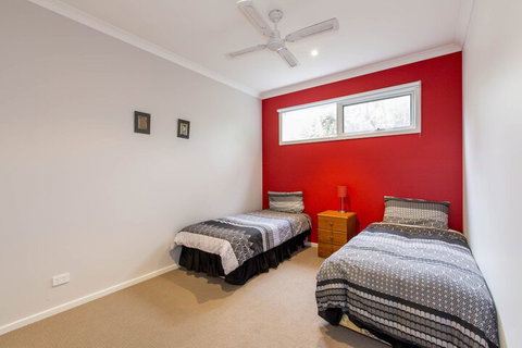 Breezes PET Friendly - Events Australia 3