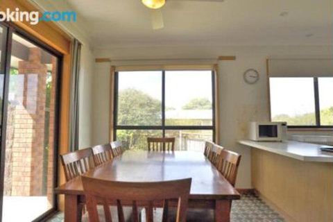 Family Retreat On Anderson - Events Australia 7