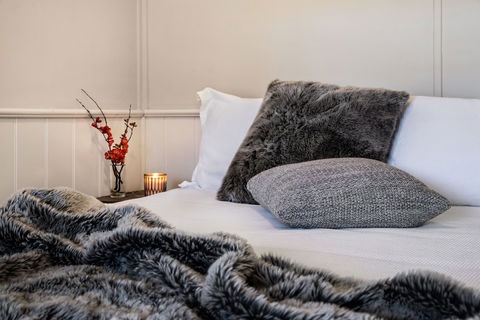 Table Hill Cottage - Events Australia 1