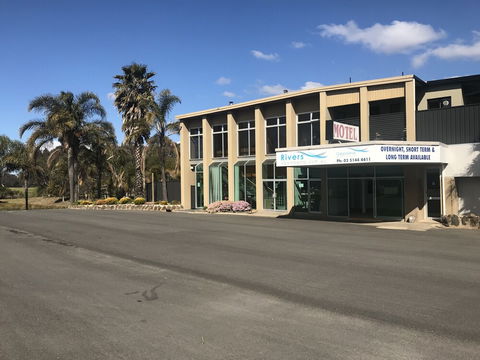 Rivers Apartments & Motel Sale Gippsland - Events Australia 6