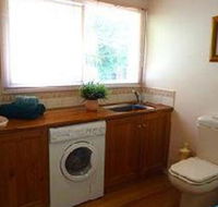 Australian Home Away at Eltham Venn Cottage - Events Australia