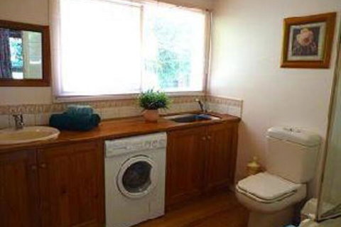 Australian Home Away At Eltham Venn Cottage - Events Australia 0