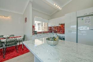 The Helm Unit 15 22 Voyager Close - Events Australia 1