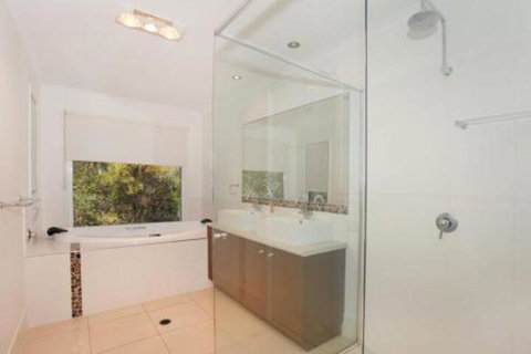 60 Beachway Parade Marcoola 500 BOND Linen Supplied - Events Australia 7