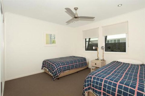 60 Beachway Parade Marcoola 500 BOND Linen Supplied - Events Australia 4