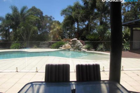 Takura Heights Modern Country Apartment With Pool Access - Accommodation Europe 4