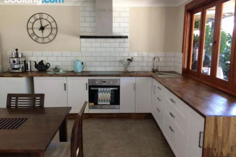Takura Heights Modern Country Apartment With Pool Access - Accommodation Europe 6