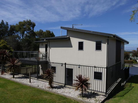 Luxury Near Old Pier Beach - Accommodation Europe 6
