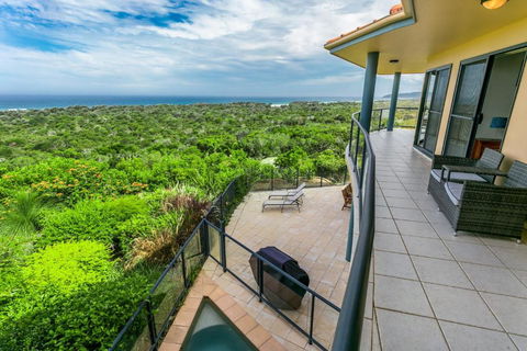 A SWEET ESCAPE Above Byron - Events Australia 3