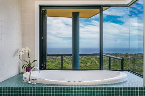 A SWEET ESCAPE Above Byron - Events Australia 2